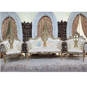 Ensemble de canapés de mariage or blanc de style français canapé design en bois pour roi reine finition dorée polie pour scène à thème d'amour indien - Product Image 1