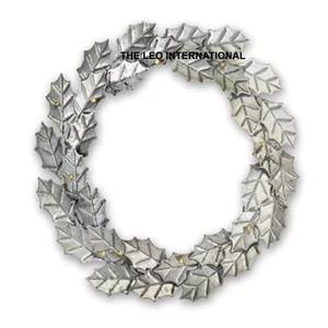 Porte-couronne en métal élégant pour la décoration de porte de maison et d'hôtel, crochet décoratif de haute qualité très vendu pour les couronnes - Product Image 1