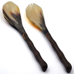 Ensemble de cuillères en corne de couverts faits à la main Cuillère de service de luxe Poignée torsadée avec ustensiles de cuisine en corne de buffle Meilleure qualité Couleur naturelle - Product Image 6