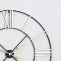 Grande horloge murale en métal noir et argenté pour la décoration murale, exportateur en gros - Product Image 2