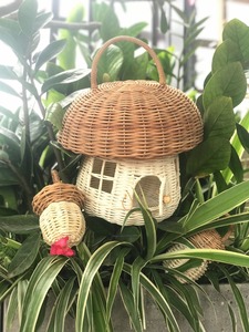 Jouet en rotin en forme de maison de champignon et hochets - Product Image 5