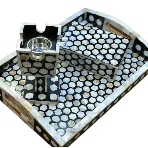 ขาว &amp; ดำ