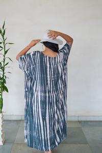 Precio al por mayor hecho a mano Tie-Dye Kaftan para mujeres de manga larga Cuello estilo bohemio ecológico tejido Beach Kaftan Natural - Product Image 2