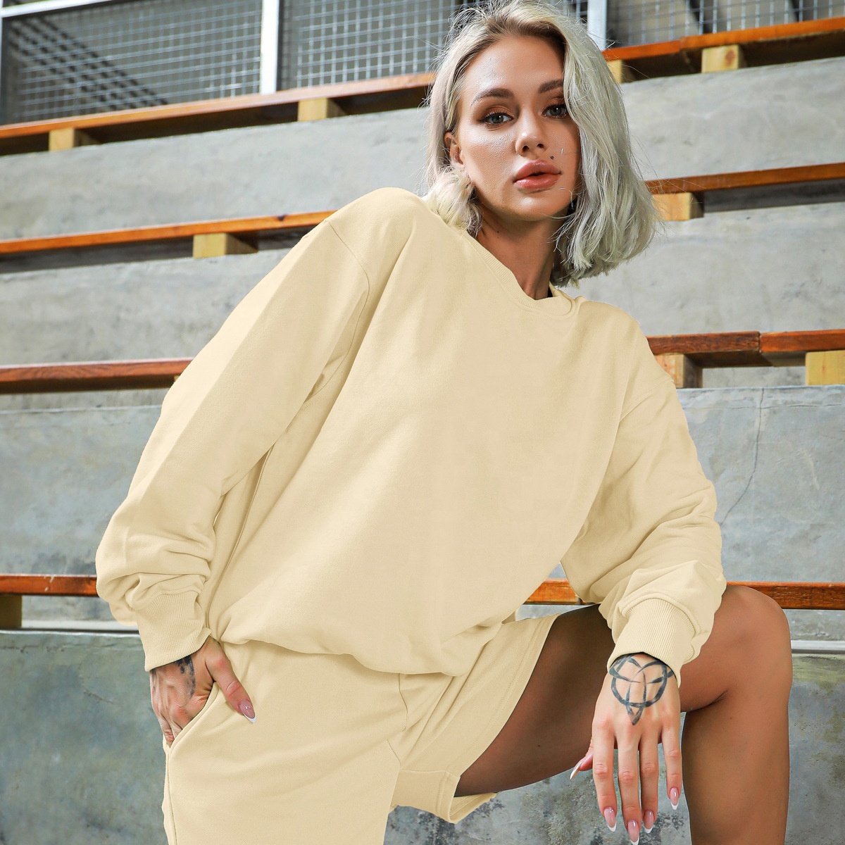 Wholesale Custom Women's Winter Yoga Set New Arrival Long-Sleeved Crop Top Pullover Hoodie Regular Fitness Shorts Tie-Dyed 100%
