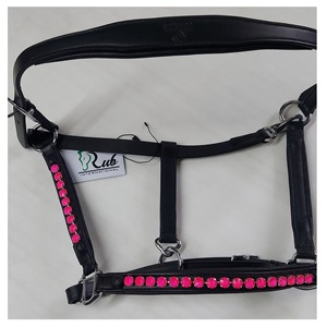 Cabestro para Caballo de Cuero Negro Rub International 7860H, Tamaño Personalizado, con Ribete Rosa Oscuro, Herrajes de Latón, Diseño Acolchado Cómodo - Product Image 2
