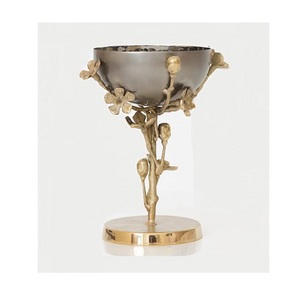 Quemador Oud de forma redonda de diseño atractivo Quemador de incienso árabe chapado en oro de latón con soporte de diseñador en la India - Product Image 4