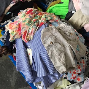 Ropa usada de alta demanda para América Latina | Pacas mixtas de ropa de verano usada | Desde China | Para mujer, hombre y ninos - Product Image 6