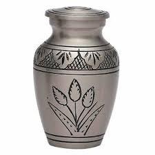 Nouvelle urne commémorative biodégradable de style américain gravée avec un croix de Holly pour les cendres de bébé, capacité de 3 pouces cubes - Product Image 4