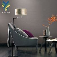 Wallpaper Vinyl PVC Mewah Modern Tahan Api Tahan Air Berlapis Kain untuk Dekorasi Hotel Rumah Restoran Anti-Statik
