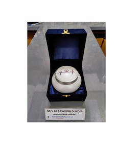 Urna pequeña de aluminio pintada a mano para cenizas, urna de cremación odyssey, suministros funerarios, BRASSWORLD, INDIA - Product Image 1