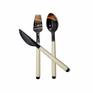Ensemble de couverts en forme de buffle à poignée personnalisée Fabricant de gros Ensemble de couverts en corne au design élégant Exportateur de l'Inde - Product Image 1