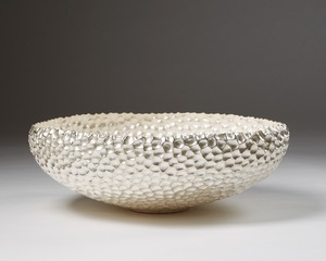 Bol à service rond en métal avec motif de fleurs décoratives, bol de service pour la maison, 1 pièce - Product Image 2