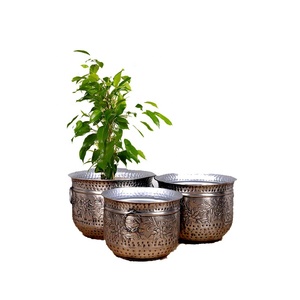 Macetas de caja de ventana martilladas de metal de hierro plateado cepillado clásico decorativas y funcionales para uso en jardín y hotel - Product Image 6