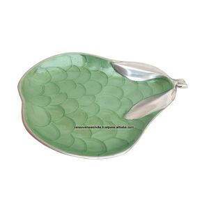 Plateau de collation de fruits de conception personnalisée de haute qualité plat en aluminium fabriqué à la main en forme de poire avec couleur émail - Product Image 1