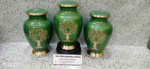 Juego de tres urnas de cremación de latón de árbol Aria para adultos BRASSWORLD INDIA Suministros funerarios para adultos - Product Image 3