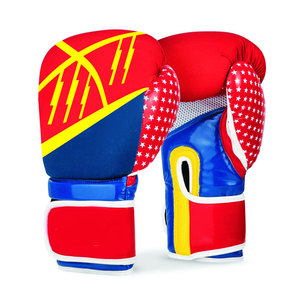 Guantes de boxeo con forma hechos en Pakistán, diseño personalizado de gimnasio, entrenamiento de boxeo, cuero, negro, Fitness, rojo, logotipo de PVC personalizado, Color MMA - Product Image 1
