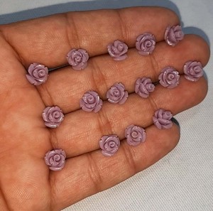 Super Qualité Rose Quartz Lisse Fleur Forme Lâche Sculpté Cabochon Gemme Pour Bijoux Hip Hop - Product Image 1