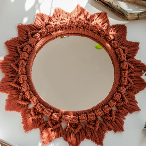 Espejo de Macramé de Elegancia Atemporal Hecho a Mano - Product Image 1