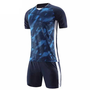 Uniformes de fútbol para hombre personalizables, camisetas de fútbol para jóvenes, conjunto de sublimación, estampado liso, venta al por mayor, ropa de fútbol para niños a rayas - Product Image 1
