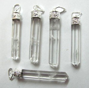 Colgantes de lápiz de cristal de cuarzo natural al mejor valor a la venta Accesorio de piedras preciosas Premium - Product Image 1