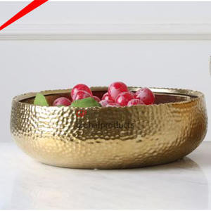 2025 bol décoratif en métal doré au design antique avec support doré design bol de service pour centre de table à manger - Product Image 4