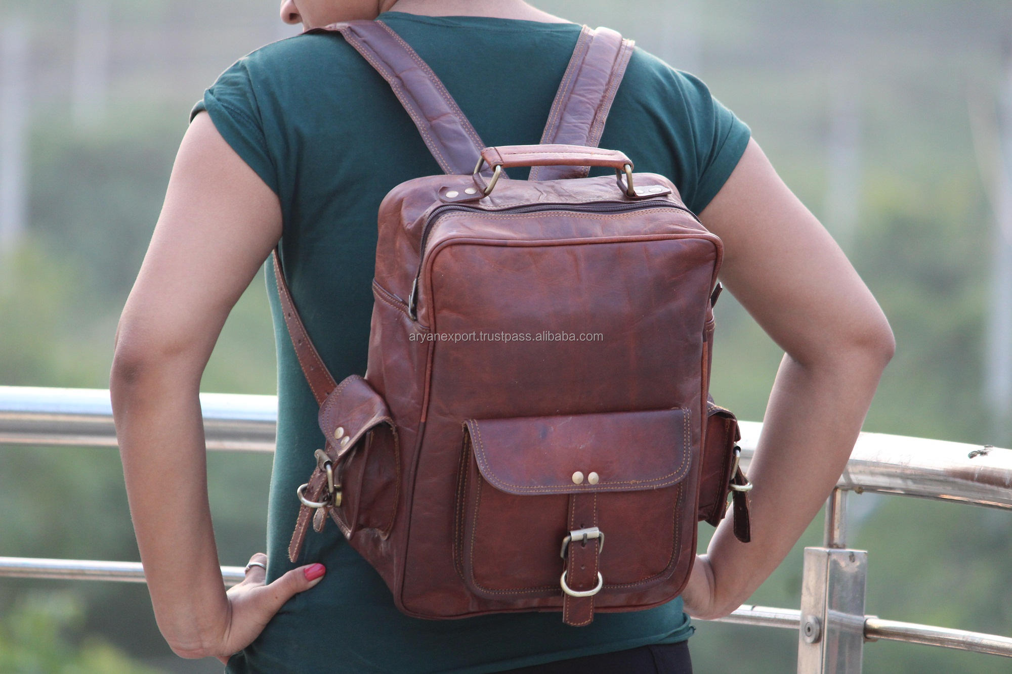 สีน้ำตาล