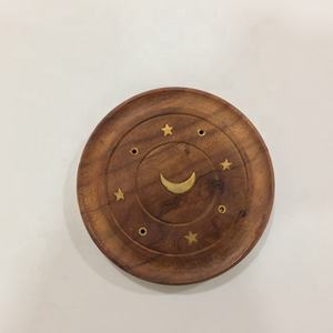 Soporte de palo de incienso con diseño de Luna redonda de madera - Product Image 1