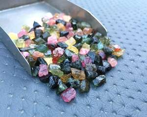 50pcs Naturel Multi Tourmaline Gemstone Minuscule Pierre Brute 6mm Hauteur À La Main Fabrication De Bijoux Amour Inconditionnel - Product Image 5