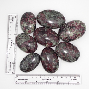 Vente en gros de pierre artisanale moderne pierre naturelle de guérison quartz eudialyte pour bureau décoration intérieure pierres de noël - Product Image 4