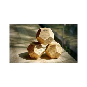 ヘキサゴン　カレンダー Wooden Hexagon Calendar - Full 12 Months for Office