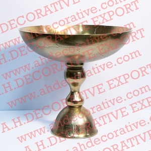 Vaisselle décorée intérieure et extérieure finition argentée avec un nouveau bol Design piédestal servant de fleurs - Product Image 2