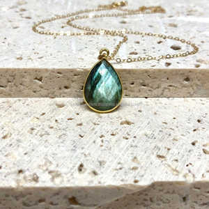 Collar con colgante chapado en oro de piedras preciosas labradoritas de Plata de Ley 925 - Product Image 1