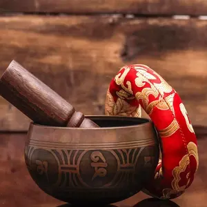 Античная чакра, балансирующая Поющая чаша для йоги, ручная работа в Непале с деревянным молотком и шелковой подушкой