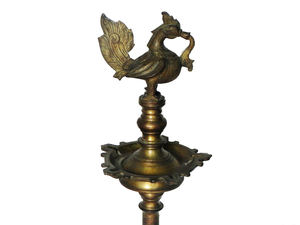 Handcrafted Traditional Antique Golden Brass Peacock South Indian <b>Oil</b> <b>Lamp</b> Deep Figures Sculpture Home Decoration - Product Image 2