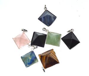 Pendentifs de pyramides de pierres précieuses de mélange artisanal de pierres semi-précieuses indiennes d'agate Export - Product Image 1