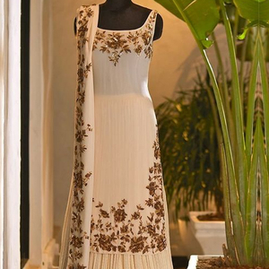 DERNIÈRES & TRENDY--EMBROIDERY SUR KAMEEZ AVEC LEHENGA ROBE-pour Partie-PORTER et DE MARIAGE @ 2021 - Product Image 1