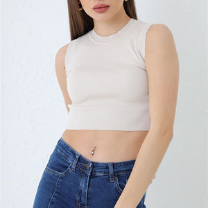 Hot Selling Custom Logo Self-Cultivation <b>T</b>-<b>Shirt</b> Girls Gym Crop Tops with Your Customized Logo and Brand OEM Service - Product Image 3