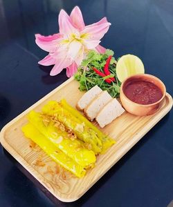 ขนาดใหญ่พิเศษอาหารเช้ายาวรูปไข่เป็นมิตรกับสิ่งแวดล้อมธรรมชาติตารางไม้อะคาเซียถาดให้บริการถาดไม้สีดำสำหรับอาหารที่อบอุ่น - Product Image 4