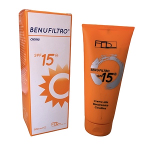 Vente de 100% crème solaire italienne SPF 15 à l'aloe vera bio contre les rayons ultraviolets pour l'exposition solaire - Product Image 1