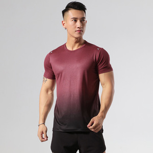 Camiseta de cuello redondo de algodón personalizada de moda para hombres Logotipo en relieve 3D Diseño Atlético transpirable Cómodo Ajuste de gran tamaño Primavera/Verano - Product Image 3