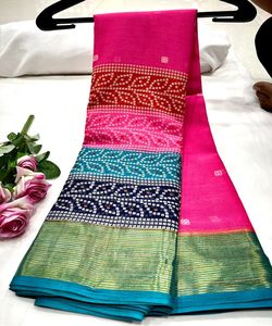 Banarasi Seda Jacquard Saree con Blusa Mujeres Desgaste Señoras Fiesta Festival Uso diario Algodón suave Seda Sari Venta al por mayor Precio bajo Alphanumero - Product Image 6