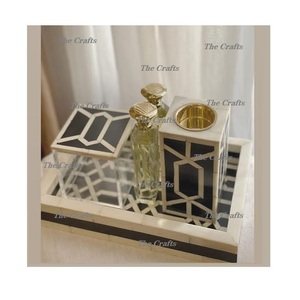 Ensemble de trois brûleurs à encens Mubkhar Oud de couleurs différentes en bois et en bois de santal, brûleur à encens Mabkhara à vendre - Product Image 5