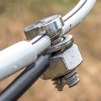 Cable de Polietileno para Cercas Eléctricas de hasta 2.7mm con Tornillo M8, Arandela y Tuercas, Conector de Cable con Abrazadera de Perno Dividido