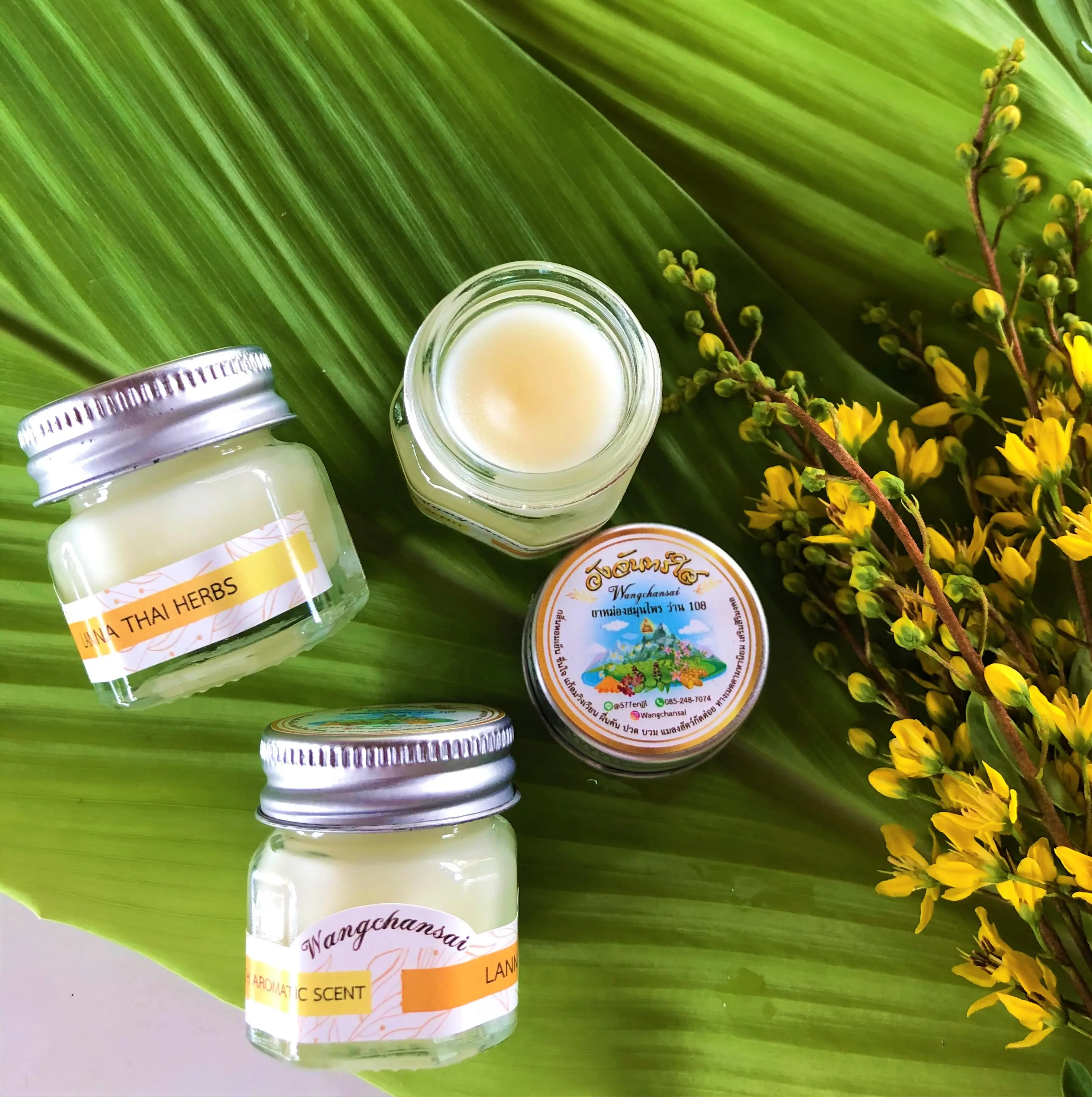 Baume blanc de massage thaïlandais unique à base de plantes, produit de haute qualité pour soulager la douleur avec parfum aromatique, provenant du nord de la Thaïlande