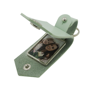 Porte-clés en cuir véritable avec logo personnalisé en or gravé, insertion de photo, avec sangle en cuir, vente en gros - Product Image 5