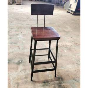 Silla de comedor vintage moderna con asiento de madera maciza y patas de metal industrial para cocina al aire libre, uso en sala de estar de hotel - Product Image 1