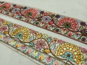 Encajes étnicos indios hechos a medida, bordados a máquina, dorados, diseño abstracto, surtido de tamaños y colores para vestidos de boda - Product Image 5