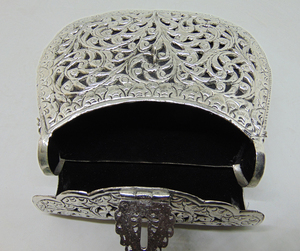 Vintage Indian Brass <b>Clutch</b> <b>Purse</b> for Women Hand-Carved Floral Metal Frame Pearl Decorations Flap Shoulder Bag for Evening Use - Product Image 6