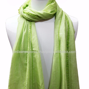 Châle écharpe à glands en coton rose Accessoire traditionnel élégant pour les tenues de printemps Châles traditionnels - Product Image 5