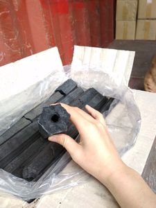 {HOT - SALE} -Carbón de briquetas de aserrín para restaurante BBQ Grado 1 +/Precios competitivos en el mercado vietnamita - Product Image 3